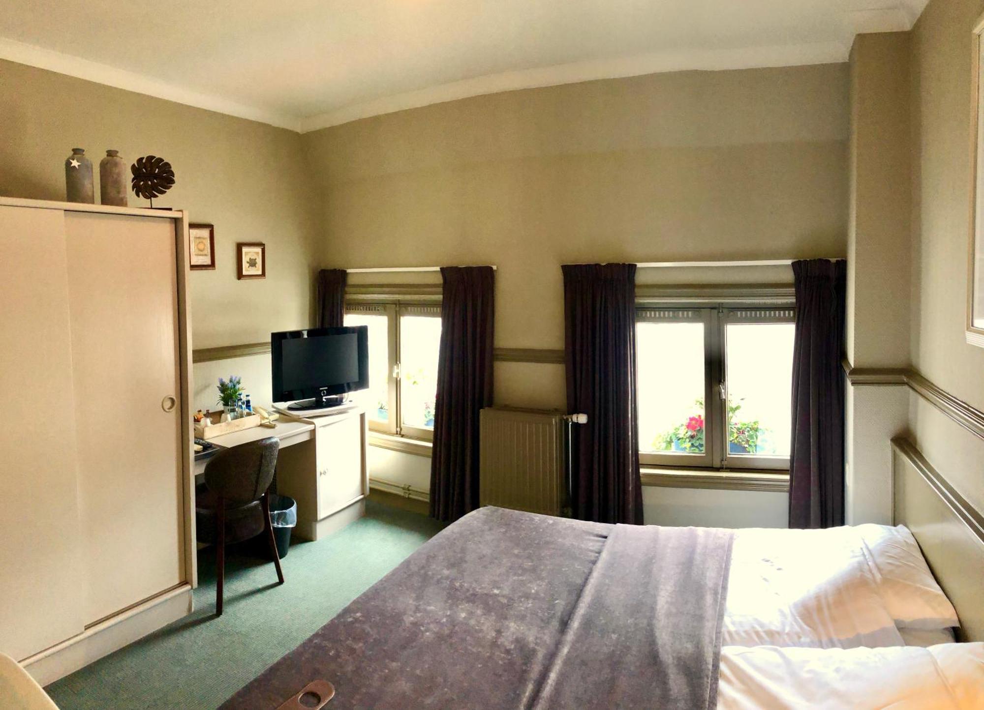 Grand Cafe Hotel De Bourgondier Bergen op Zoom Luaran gambar