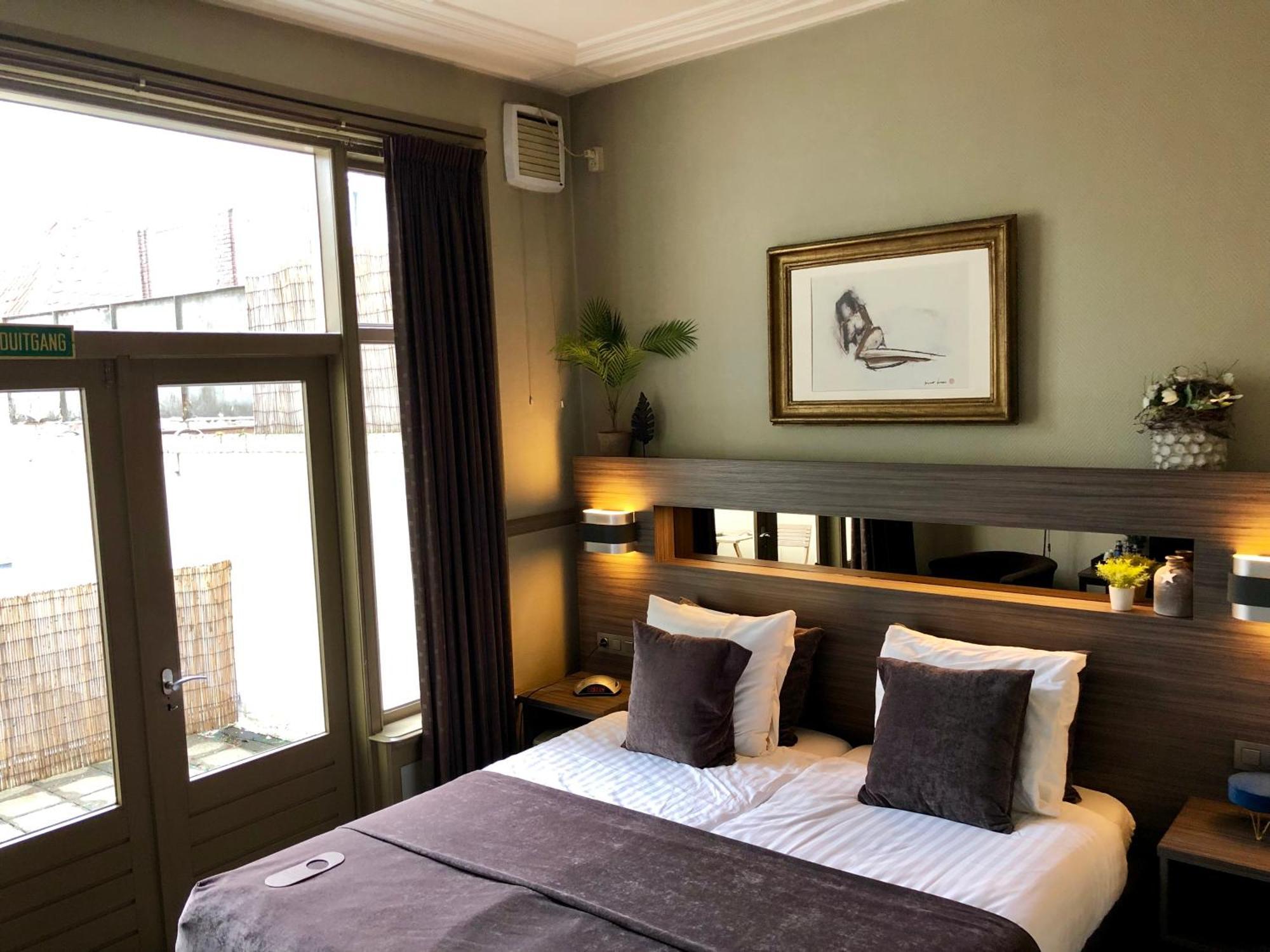 Grand Cafe Hotel De Bourgondier Bergen op Zoom Luaran gambar