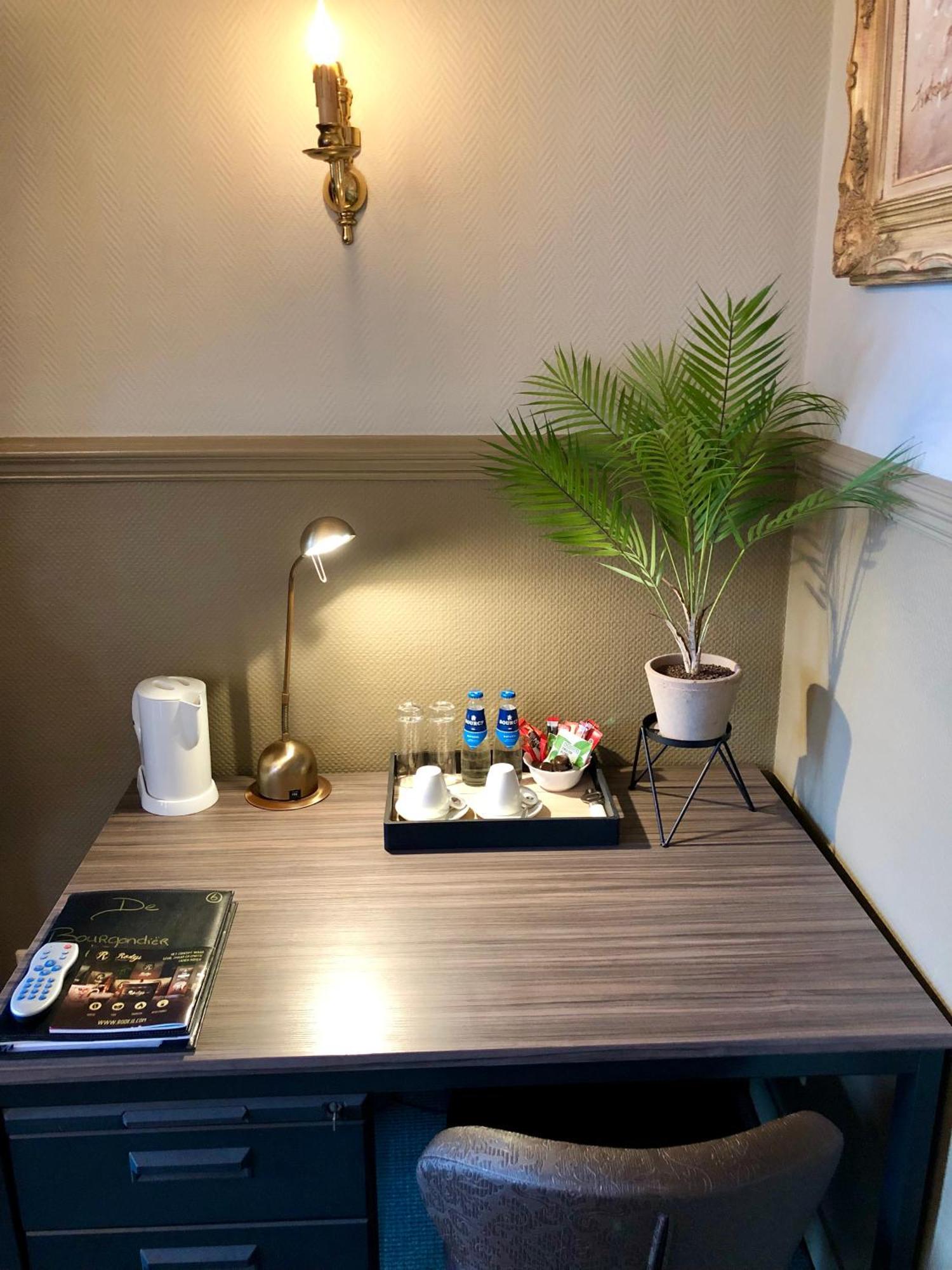 Grand Cafe Hotel De Bourgondier Bergen op Zoom Luaran gambar
