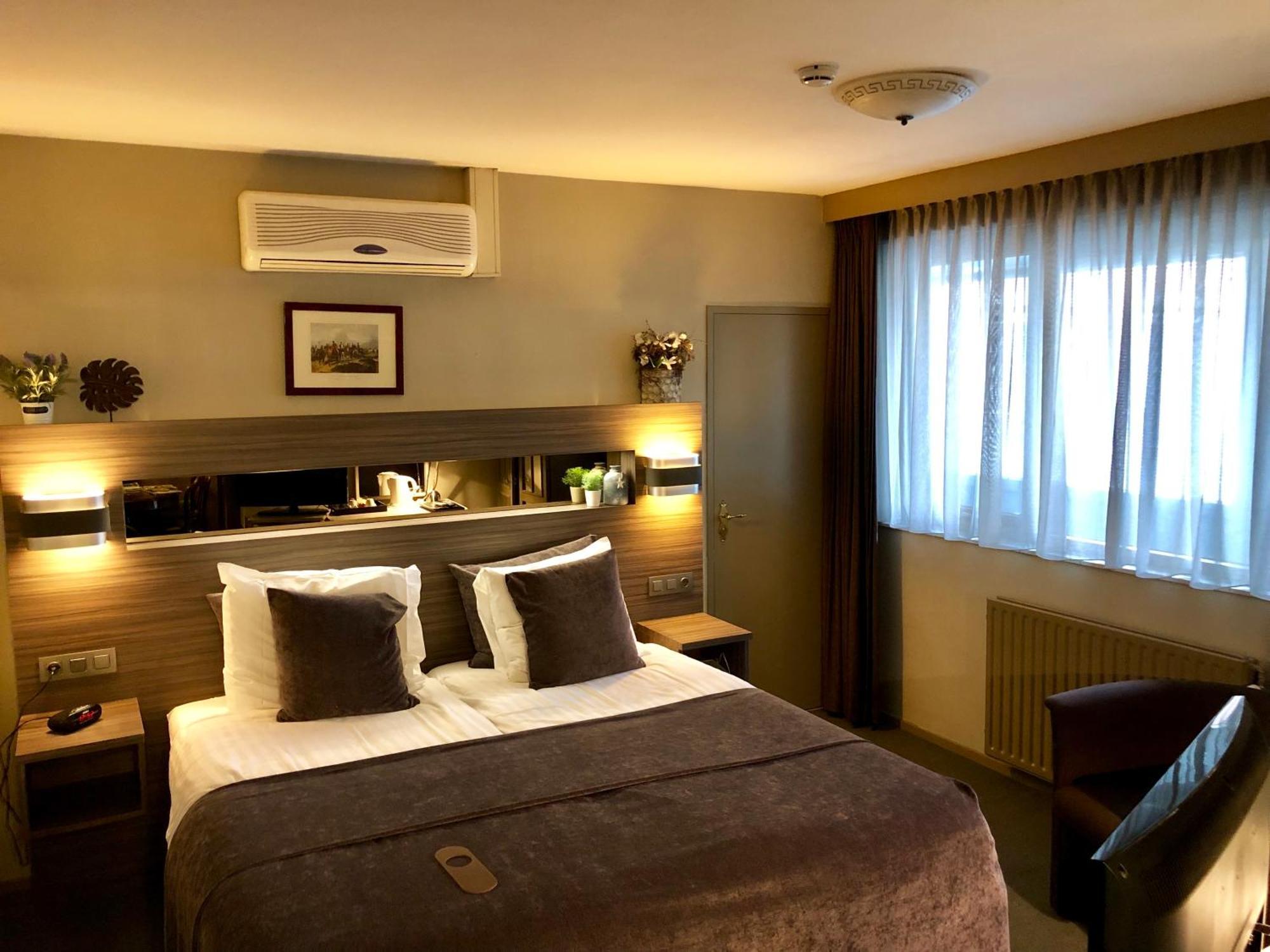 Grand Cafe Hotel De Bourgondier Bergen op Zoom Luaran gambar