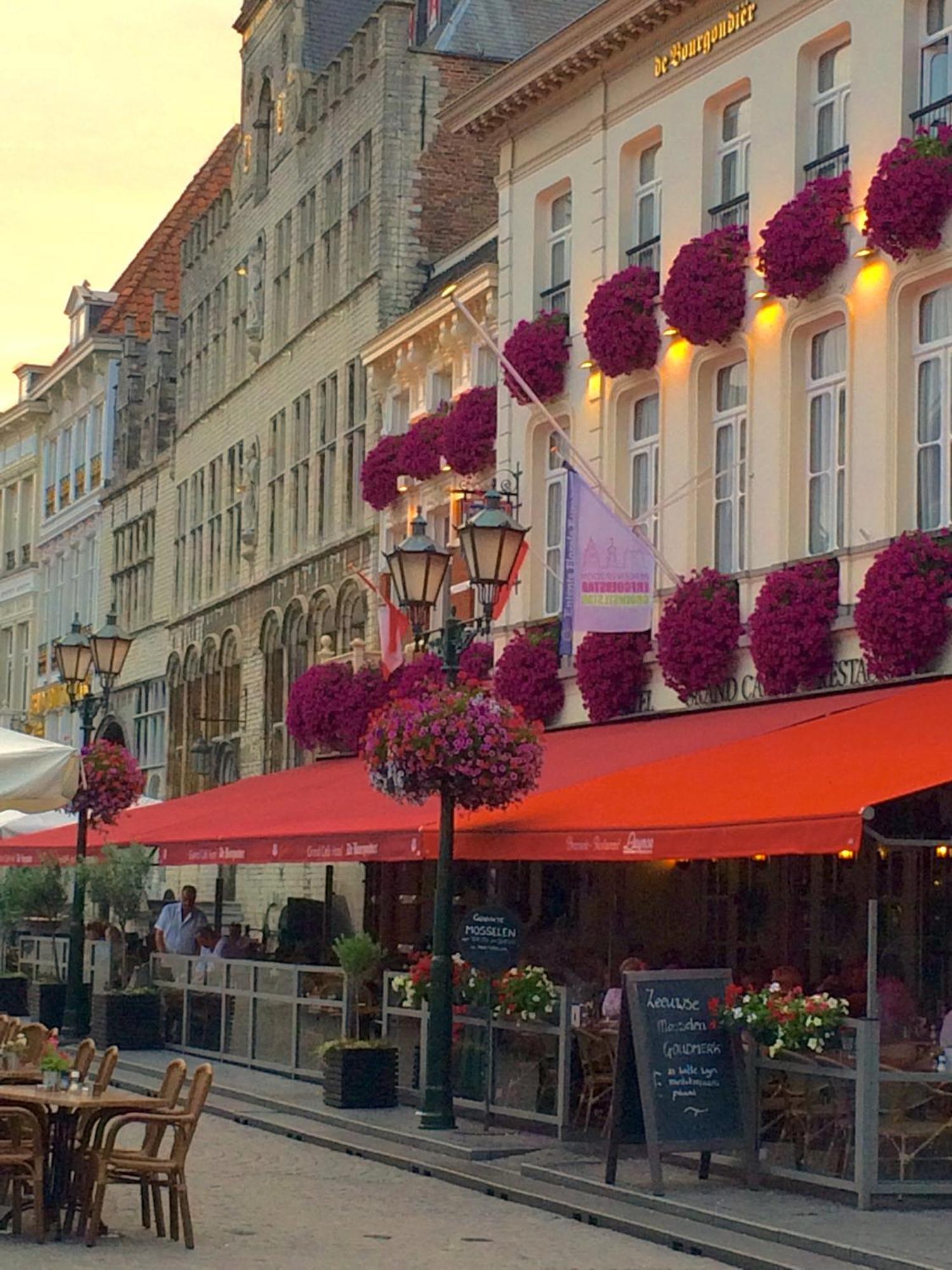 Grand Cafe Hotel De Bourgondier Bergen op Zoom Luaran gambar